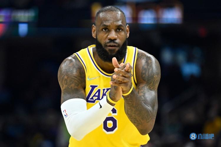 半场战报：尤文2-1卡利亚里，伊尔迪兹双响，弗拉霍维奇伤退（半场速递：尤文暂2-1领先卡利亚里，伊尔迪兹梅开二度，弗拉霍维奇伤退离场）