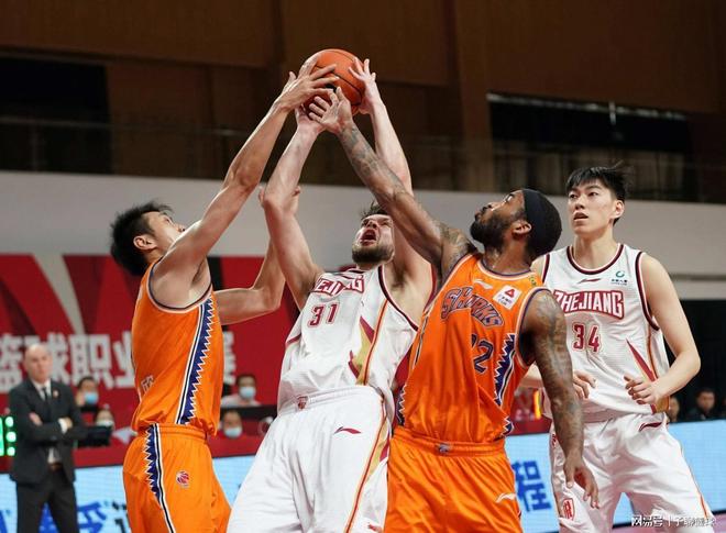 穆帅：我曾为麦克托米奈让博格巴坐板凳，曼联放走他是个大错（穆里尼奥：曾为麦克托米奈让博格巴打替补，直言曼联放走他犯了大错）