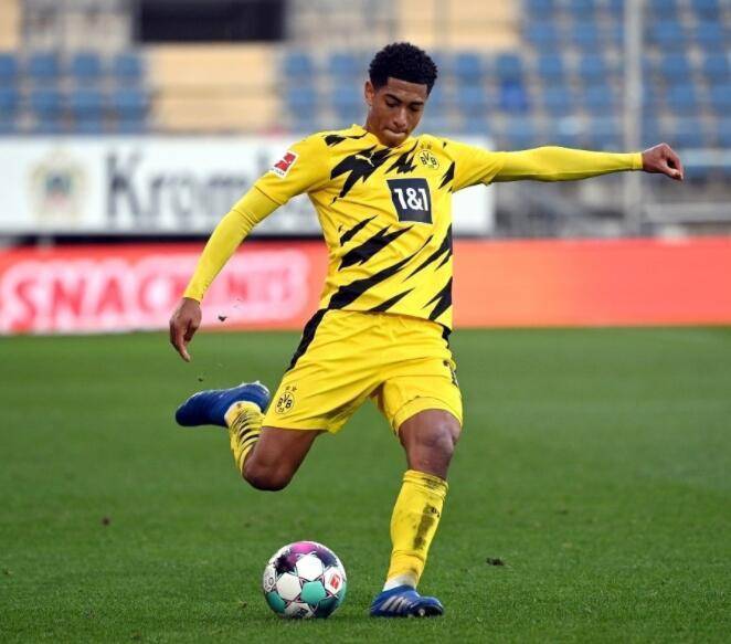 多库：我现在会主动要球；亨利教了我1对1过人的细节（多库：现在我会主动要球，亨利教给我一对一过人要诀）