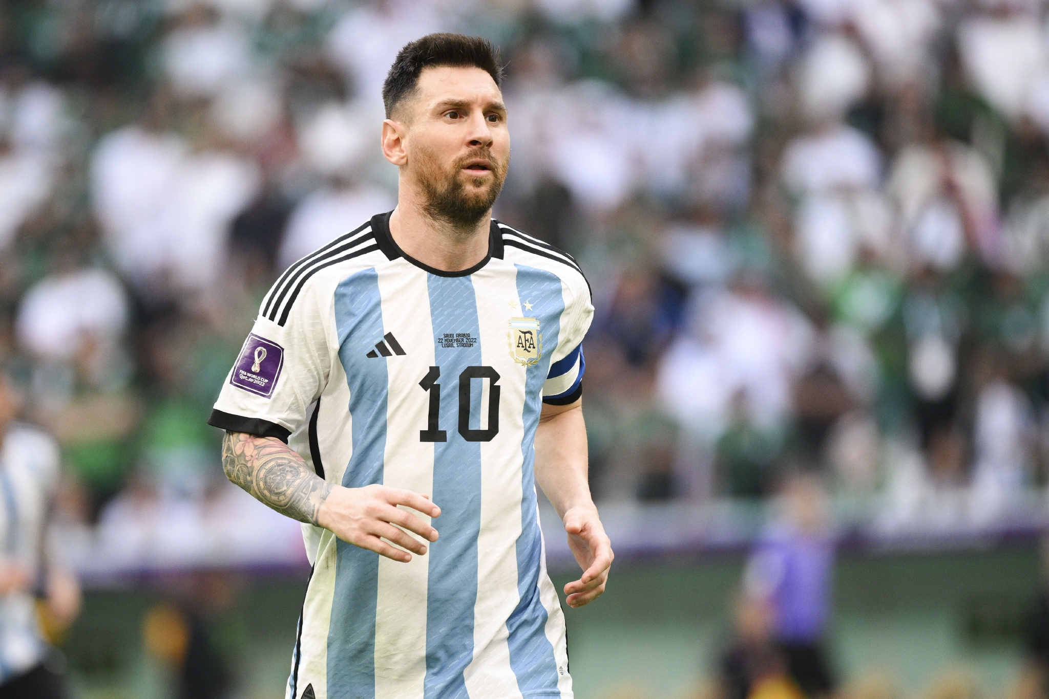 太阳队记：狄龙与裁判对峙使用不当言语，罚款35000美元（太阳随队记者：狄龙因与裁判争执出言不当，被罚3.5万美元）