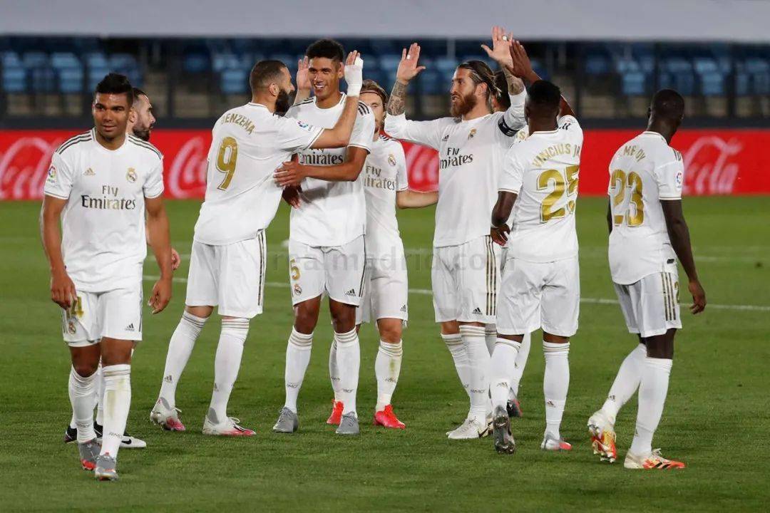 2025／26赛季英超：切尔西1-1阿森纳！切尔西10人作战经验无人能及（2025／26英超：切尔西1-1阿森纳，蓝军十人鏖战经验优势尽显）