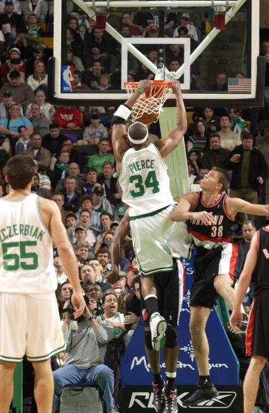 詹姆斯谈里夫斯表现：他有天赋又很勤奋，由衷为他感到开心（詹姆斯盛赞里夫斯：天赋兼勤勉，我真心替他高兴）