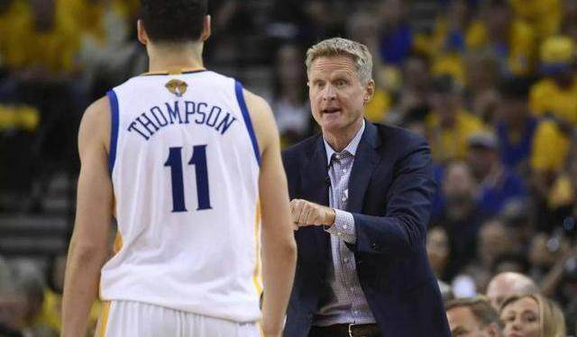 马卡：皇马密切关注科莫后卫拉蒙，英超多队也展开考察（马卡报：皇马紧盯科莫后卫拉蒙，英超多队亦派人考察）