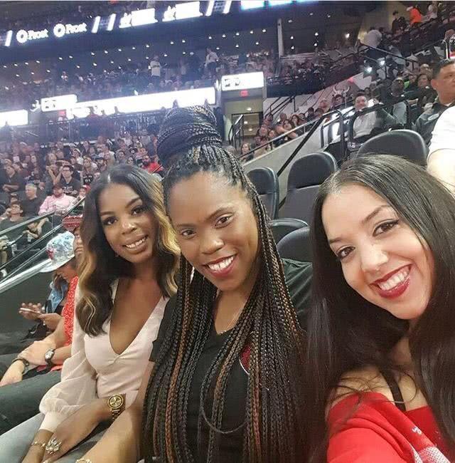 共和报：米兰正加速推进签回蒂亚戈-席尔瓦的交易（共和报：米兰加速推动蒂亚戈-席尔瓦回归签约）