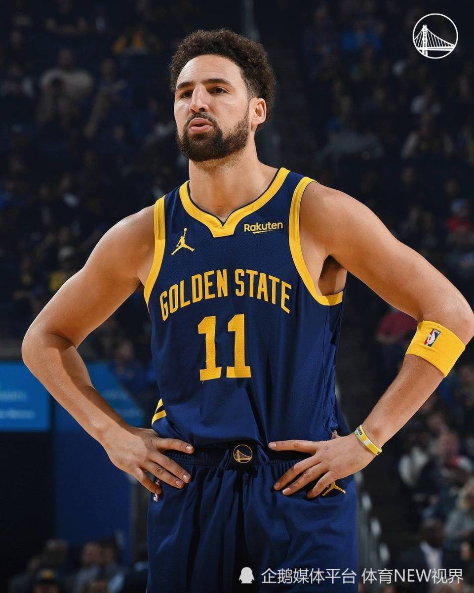 恐怖慎入，加纳国脚弗朗西斯在与日本友谊赛中小腿遭90度弯曲（惊险一幕：加纳国脚弗朗西斯在与日本的友谊赛中小腿重伤）