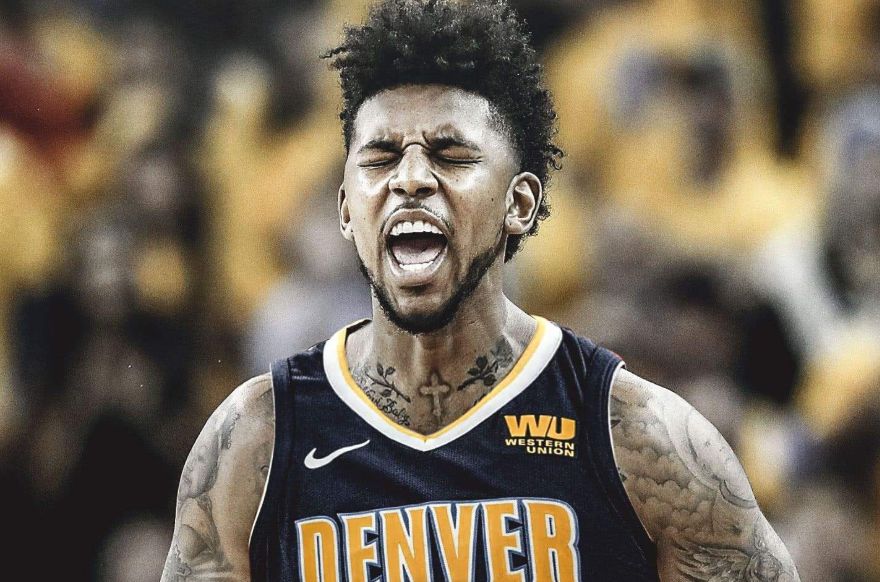 温家宝：球迷的呐喊让我们充满动力，场下我也会跟着他们唱歌（温家宝：球迷的助威是我们的动力，场下我也会跟着一起唱）